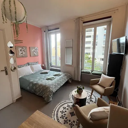 Le Du Bosquet Apartment
