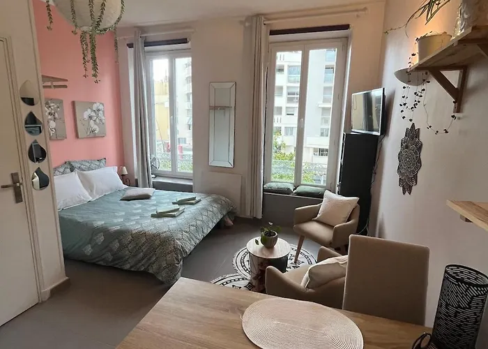 Le Du Bosquet Apartment *